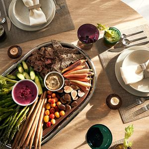 Plateau de service moderne en bois de noyer ovale avec bord en métal chromé poli, élégant plateau décoratif pour le pain, le fromage, la charcuterie - Product Image 5