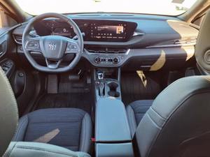 Bu-ick Env-ista Preferred 4dr SUV 2025 Usado en Buenas Condiciones - Product Image 2