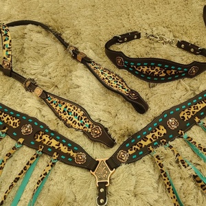 Ensemble de clous de cheval en cuir de luxe de qualité supérieure pour collier de poitrine saisonnier et têtière de cheval de trait occidental avec logo personnalisé - Product Image 4