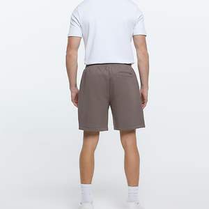 Short en Jersey 42% coton 58% Polyester avec Logo brodé personnalisé, poches latérales, taille élastique, marron clair, coupe classique - Product Image 2