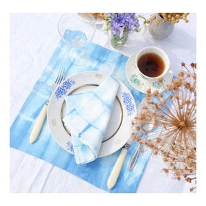 Servilleta de algodón 100% personalizada con diseño de tinte de corbata azul cielo, Decoración de mesa de comedor, servilleta de tela mezclada - Product Image 1