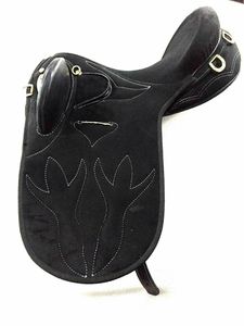 Selle anglaise en cuir noir australien à tirage arrière, best-seller, nouveau design, siège souple, personnalisable pour les courses de chevaux - Product Image 2