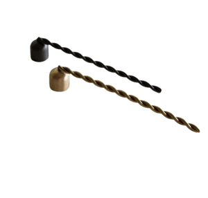 Éteignoir à bougie en laiton massif à long manche en métal doré Éteignoir à bougie fait à la main Aspect classique Éteignoir à bougie en or - Product Image 1