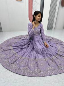 Ropa étnica india Color púrpura claro Fancy Anarkali Style Fancy Vestidos de lujo con chinnon con trabajo bordado con diseñador Dupatta - Product Image 4