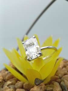 Bague en diamant moderne de qualité supérieure pour hommes et femmes, bijoux unisexes tendance et élégants, disponible au prix d'usine - Product Image 3