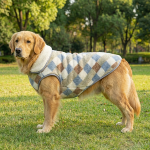 Chaqueta de Invierno Suave y Cómoda para Mascotas, Abrigo de Perro de Lana a Cuadros, Acolchado Cálido, Tejido Resistente, para Uso Diario en Exteriores con Clima Frío - Product Image 1