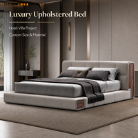 Lit plateforme moderne de luxe en cuir gris avec garniture en bois, profil bas, taille king, meubles de chambre à coucher