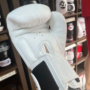 Beyaz Siyah Cırtlı OEM Tasarım Twins Boks Eldivenleri PU Deri dövüş ve Sparring Twins OEM Boks Eldivenleri - Product Image 6