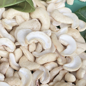 Fournisseur de confiance du Vietnam Noix de cajou brutes Noix de cajou Noix de cajou de haute qualité exportées vers l'Asie, l'UE, le Moyen-Orient - Product Image 1