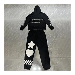 Top corto con estampado de abullonado personalizado, conjunto de pantalones de chándal acampanados con capucha, chándal para hombre para invierno, pantalones apilados, chándal para correr para hombre - Product Image 3