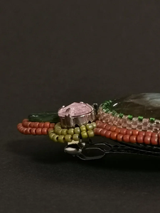 Pinza de pelo Floral de piedras preciosas con cuentas para mujer con pelo largo, estilo de fiesta de plástico ecológico, regalo de cumpleaños perfecto para prometida - Product Image 2