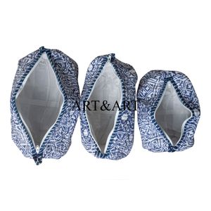 Ensemble de 3 trousses de maquillage de voyage indiennes faites à la main en coton matelassé écologique avec fermeture éclair, imprimées à la main, tendance, pour anniversaire - Product Image 4