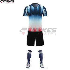 Maillot d'entraînement de football personnalisé Ensemble d'uniformes à manches courtes et shorts Uniformes de football en tissu polyester de conception supérieure - Product Image 3