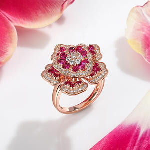 Anillo Jeulia Flowery Beauty en plata de ley con tono oro rosa y circonita - Product Image 5