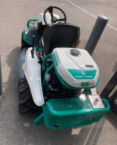 Tondeuse autoportée 4x4 Rabbit RM982F 2025, équipement de jardin robuste, vente chaude, directement de l'usine, prix abordable - Product Image 2
