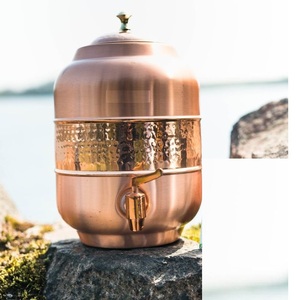 Dispensador de líquido de cobre de primera calidad con grabado intrincado para una decoración elegante de cocina y comedor - Product Image 3