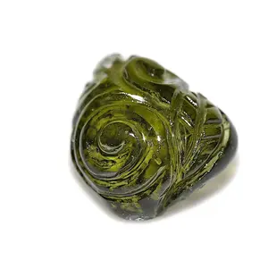Auténtico tallado de moldavita checa, tallado de hojas de piedras preciosas naturales verdes con certificado IGI - Product Image 5