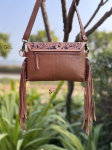 Bolso de Cuero Vacuno con Flecos Estilo Occidental, Bolso Bandolera de Cuero Repujado a Mano, Estilo Bohemio Gitano, Hecho a Mano, Multiusos - Product Image 4