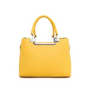 Bolso de brazo formal amarillo P35971 Bolso elegante para uso diurno o nocturno - Product Image 1