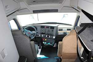 ACHETEZ MAINTENANT - Tarif Économique - Camion Semi-Remorque T680 d'Occasion 2023 avec Cabine Lit Rehaussée, 455 CV, 12 Vitesses - LIVRAISON MONDIALE PORT À PORT - Product Image 2