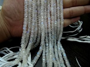 Cuentas facetadas Rondelle de piedra lunar arcoíris blanco natural 4 a 6mm Strand 8 pulgadas de largo - Product Image 2