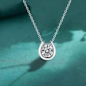 Set de lunette pendentif solitaire moissanite coupe ronde - Product Image 2