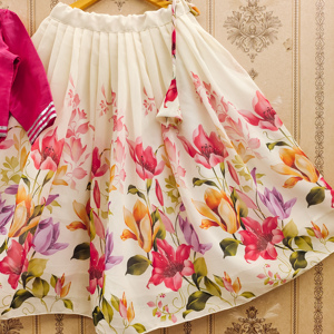 Conjunto de Lehenga Choli con Estampado Floral Abstracto Rosa, Poliéster Sin Arrugas, Ligero, Moderno, para Fiestas Festivas, Diwali para Niñas - Product Image 4