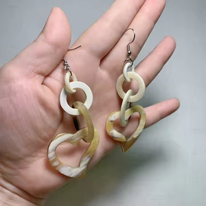 ชุดต่างหู huggie ย้อนยุคทำด้วยมือ - Product Image 1