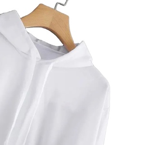 Top corto de moda para mujer con capucha 100% algodón cálido cremallera transpirable sostenible con logotipo en la parte delantera y trasera para invierno al por mayor - Product Image 4