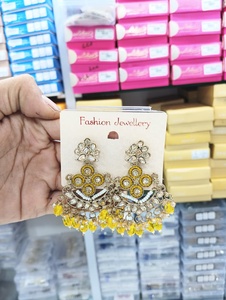 Conjuntos de joyas elegantes para fiestas Juego de pendientes de aleación de zinc ligero para ropa de boda tradicional de moda y elegante - Product Image 2