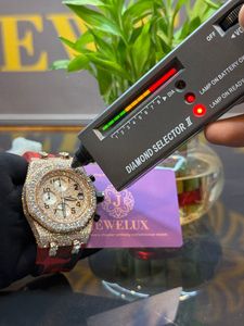 Montre Mossanite de luxe de qualité supérieure pour hommes montre mécanique automatique squelette rouge avec pierres précieuses disponible au prix d'exportation - Product Image 2