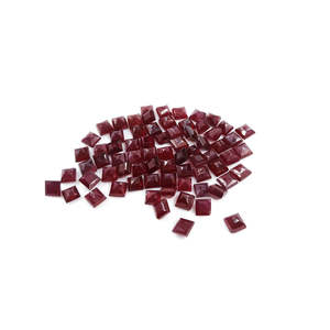 Rubis naturels de Bangkok, carrés calibrés de 4 mm et 5 mm, pierres précieuses rouges - Product Image 1