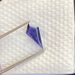 Belle 100% naturel Iolite prix de gros cerf-volant forme pierre précieuse en vrac pour la fabrication de bijoux pierre précieuse calibrée à facettes à vendre - Product Image 1