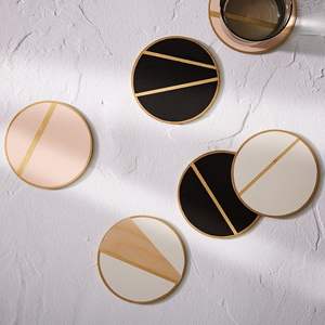 Sous-verres en bois peints à la main Vaisselle artistique pour la décoration de la maison - Product Image 1