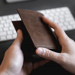 Portefeuille porte-cartes en cuir de vachette de luxe avec fermeture éclair, design minimaliste, blocage RFID pour hommes - Product Image 3