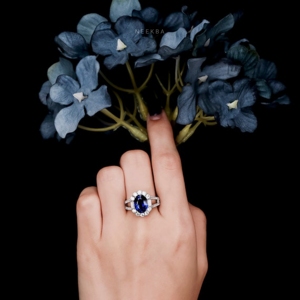 Anillo de Halo de zafiro azul cultivado en laboratorio de corte ovalado de 10*8mm de oro blanco sólido de 14 quilates con acento de moissanita estilo Art Deco anillo de piedra grande - Product Image 6