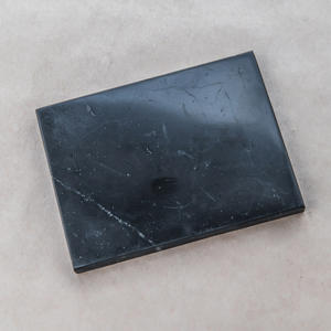 Dalle de shungite rectangulaire polie (un côté) 3.9*5.9 po (10*15 cm) - Product Image 1