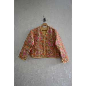 Veste matelassée réversible en coton écologique imprimé à la main en Inde, motif floral, légère et chaude, avec 2 poches - Product Image 2