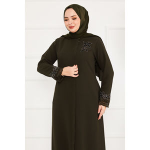 Abaya Hijab in Chiffon con Dettagli Floreali in Pizzo, Silhouette Dritta, Colore Kaki, con Bellissima Stampa Floreale - Product Image 2