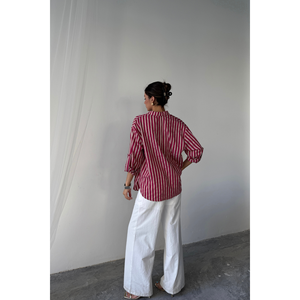 Camisa de Lino a Rayas Borgoña para Mujer, Colección de Blusas y Camisas Elegantes - Product Image 1