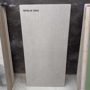 กระเบื้องพอร์ซเลนลายหินอ่อน ขนาด 600x1200 มม. สำหรับห้องนอน ห้องนั่งเล่น และทางเดิน หนา 8.5 มม. ผลิตในอินเดีย - Product Image 1