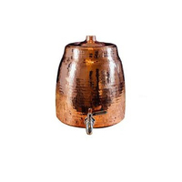Refroidisseur d'eau en cuivre au design martelé élégant Finition polie naturelle durable pour le stockage d'eau chaude et froide à la maison 2 bouteilles