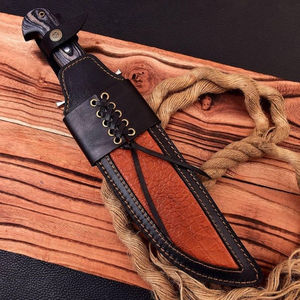 Couteau de chasse et de camping Bowie à lame fixe, à bord dentelé, en acier inoxydable de qualité industrielle, fabriqué à la main, avec manche en bois et étui en cuir - Product Image 5