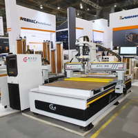 Approvisionnement d'usine 1325 ATC CNC routeur à bois vente chaude meubles en bois armoire porte faisant la Machine Auto outils changeur routeur