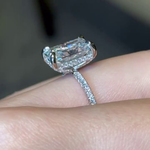 Anillo Radiante con Diamantes de Laboratorio de 3.50ctw, Diseño Moderno con Halo Oculto, Accesorio de Lujo Hecho a Mano - Product Image 2