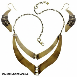 Conjunto de Collar y Pendientes Whigmaleerie de Latón Sutil, Joyería Artesanal de Latón Oxidado con Aspecto Envejecido para Mujer - Product Image 1