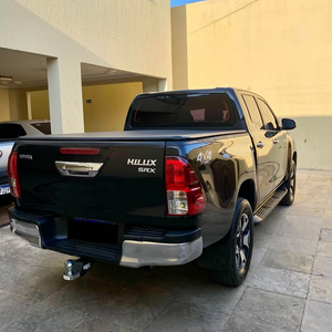 Fresco y limpio Usado Toyottaa Hilux Diesel Pickup 4x4 Volante a la izquierda Volante a la derecha Comprar ahora - Product Image 4