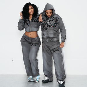 Top vente hommes sweat à capuche zippé et poches cousues pantalon à jambe droite personnalisé détresse brodé et pierres précieuses survêtements d'hiver vêtements d'extérieur - Product Image 1