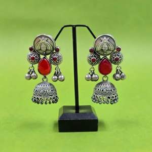 Pendientes de Plata Oxidada Vintage, Joyería Bohemia Hecha a Mano, Regalo para Ella - Product Image 1