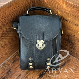 Bolso bandolera de cuero genuino vintage con varios compartimentos y soporte para teléfono móvil, bandoleras de cuero cosidas a mano para unisex - Product Image 1